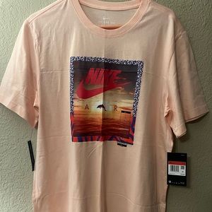 Men's Nike Sportswear Sunset Dolphin Tee US Mens Size Large Coral Orange Pink